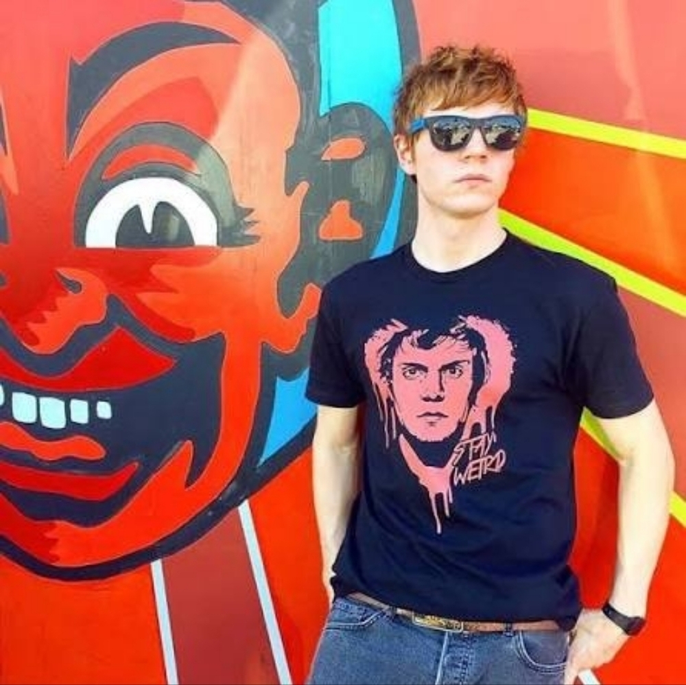 NWOT 🖤❣️ Evan Peters "Stay Weird" Black T-shirt W. Red Bleeding Heart Graphic